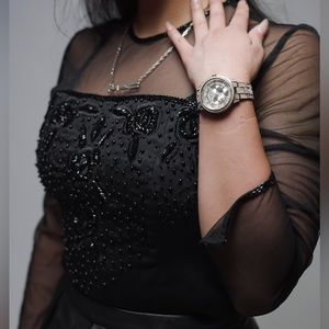 BLOUSE | BLACK | M | 4 |